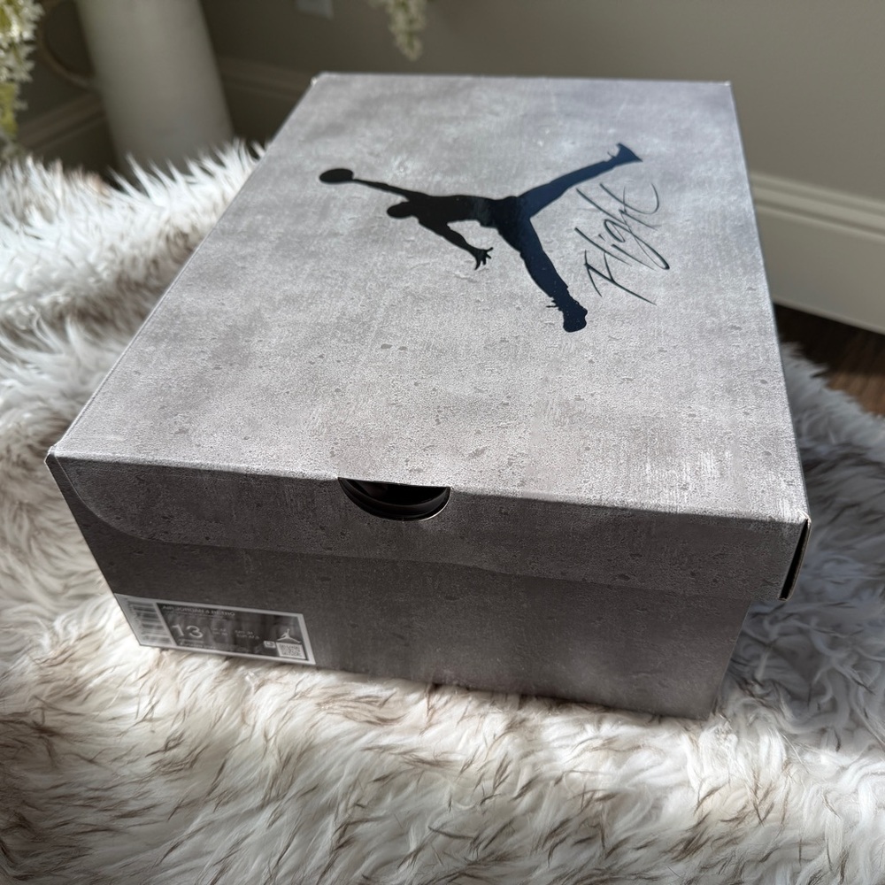 Air Jordan 4 Retro “Cave Stone & Black” - Picture 8 of 11